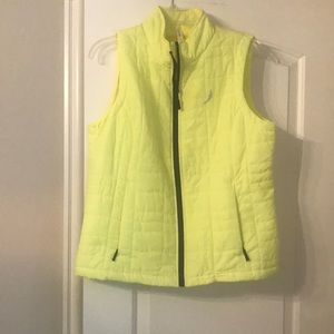 Sleeveless jacket